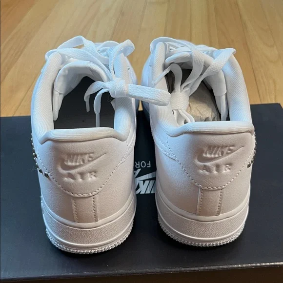 Nike Air Force One with Studded Swoosh Size 8.5 - Picture 6 of 8